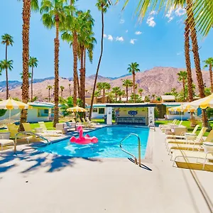 **** Hotel A Place In The Sun - Adults Only Big Units, 24h Heated Pool & In 1 Acre Park Prime Location, Dog Friendly, Midcentury Modern Boutique USA
